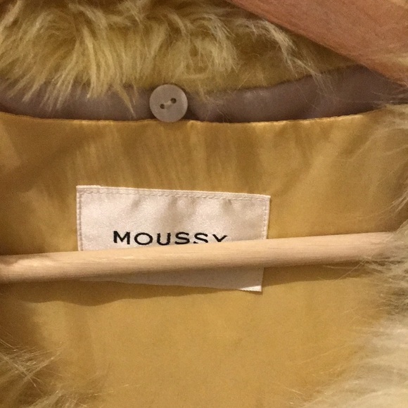 Moussy Parka w/Faux Fur Trim - Picture 6 of 12
